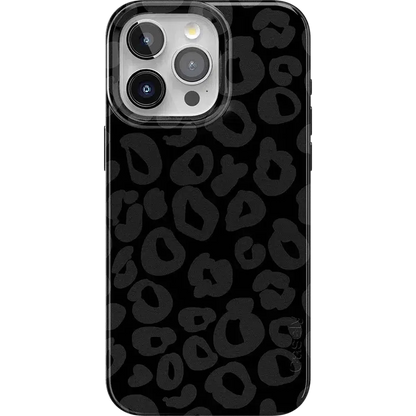 Into the Wild | Black Leopard Case iPhone Case get.casely Classic + MagSafe® iPhone 15 Pro Max