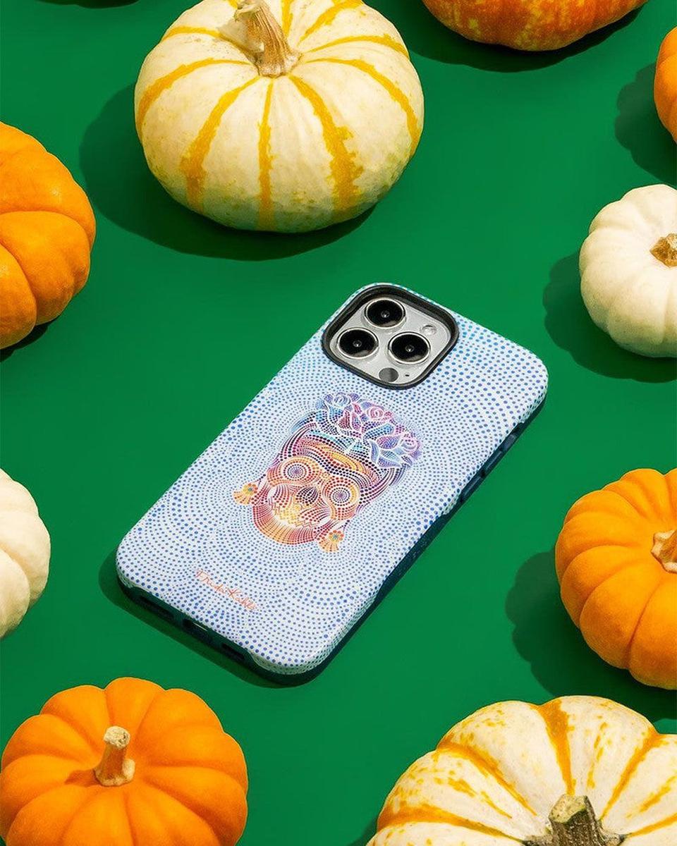 Vida y Muerte | Frida Kahlo Dotted Skull Case iPhone Case get.casely